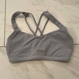 Lululemon light gray Xsmall sports bra. No bra padding. Tags cut.